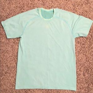 Men’s Lululemon metal vent tech T shirt
